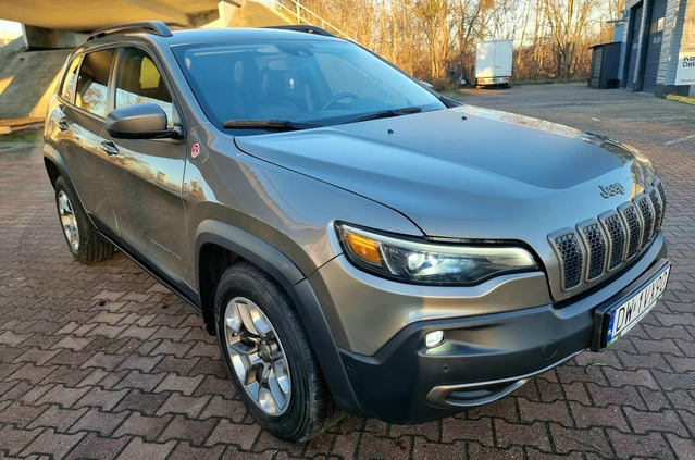 Jeep Cherokee cena 85800 przebieg: 33000, rok produkcji 2019 z Wrocław małe 379
